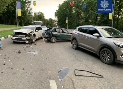 Тройное ДТП: под Канатной дорогой столкнулись Volkswagen, Hyundai и ЗАЗ (видео, фото)