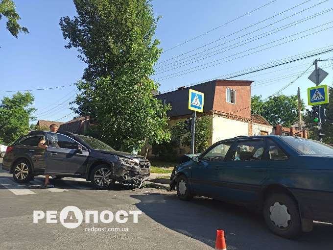 ДТП Харьков: столкнулись Volkswagen и Subaru