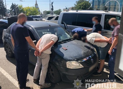 В Харькове задержали трио, промышлявшее квартирными кражами (фото)