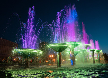 В Харькове открыли  40-летний Олимпийский фонтан у Дворца спорта (фото)