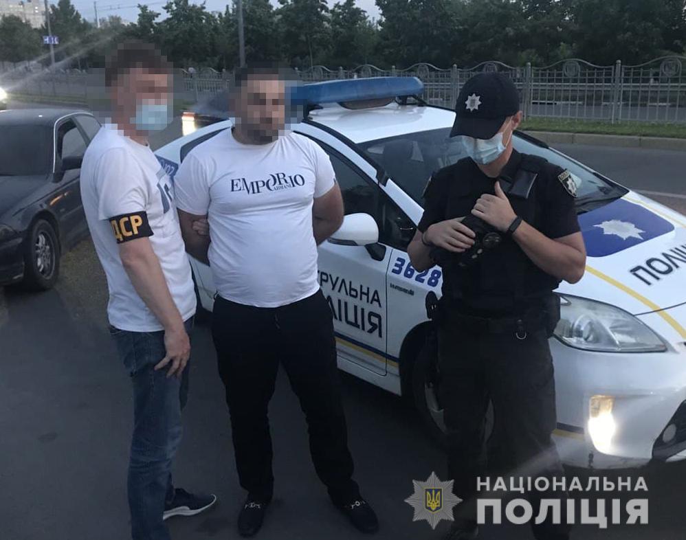 Офисных серийных воров задержали в Харькове