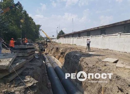 В Харькове магистральный трубопровод перекладывают без отключения горячей воды