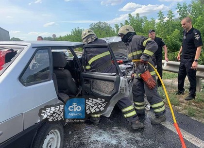 ДТП: Лобовая авария Opel и Жигулей - пассажирка не могла выбраться (фото, видео)