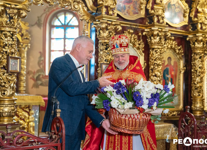 Харьковчане отмечают Спас: как прошла служба в Александровском храме (фото)