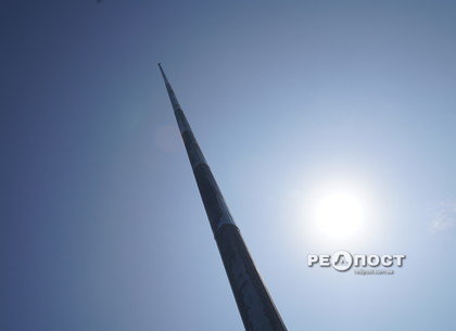 Самый большой флагшток в Европе готовят к открытию в Харькове (фото)