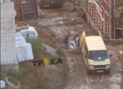 Смерть на стройке: информация полиции Харькова о гибели рабочего (видео)
