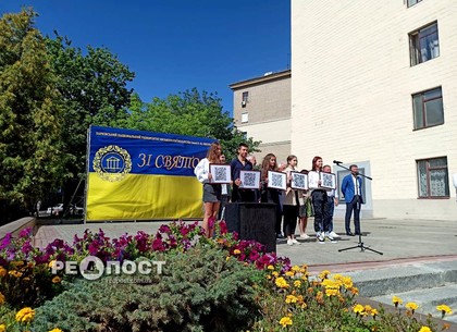 В Харьковском университете городского хозяйства прошло посвящение в студенты (фото)