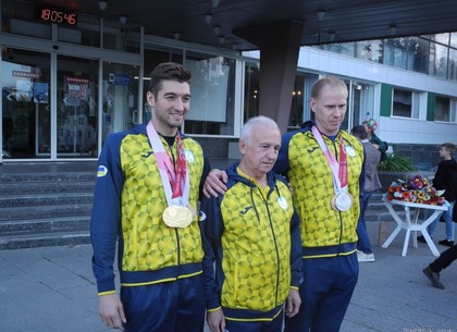 Пловцов-паралимпийцев встретили в Харькове