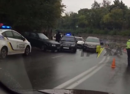 ДТП: В Харькове на одной улице разбились шесть машин (видео)
