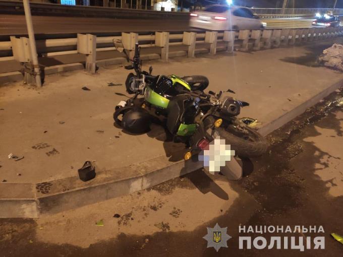 ДТП Харьков: мотоциклист погиб, врезавшись в бордюр