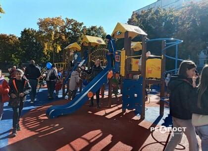 В Харькове открыта новая детская площадка