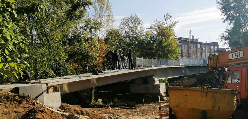 Реконструкция пешеходного моста через реку Лопань