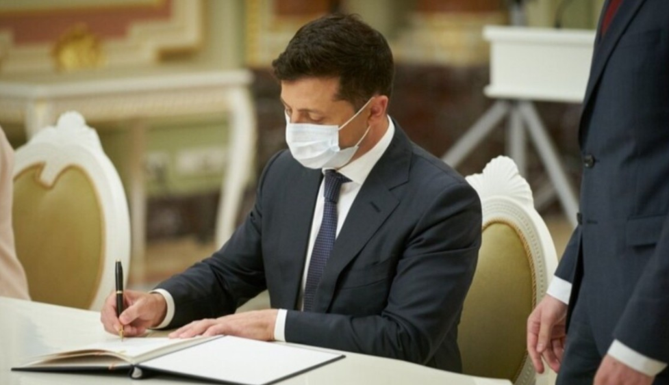 Президент Украины подписал закон об улучшении электронных услуг