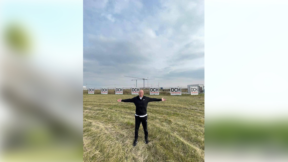 Александр Ярославский на строительстве аэропорта в Днепре