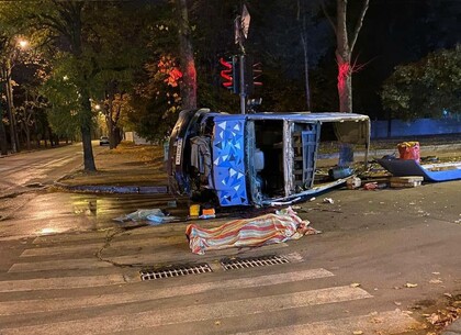 Смертельное ДТП в Харькове: спасатели рассказали, как доставали тело водителя (фото)