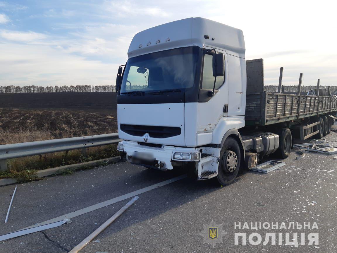 ДТП Харьков: водитель Hyundai HD-65 погиб в аварии с Renault Premium