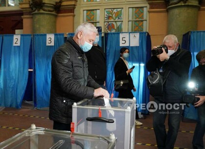 Игорь Терехов проголосовал на выборах мэра Харькова (фото)