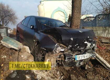 ДТП в Харькове: авто в розыске чуть не утонуло вместе с водителем (фото)