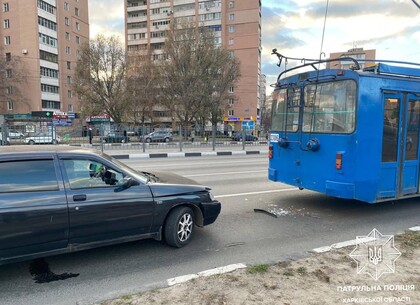 ДТП: хмельной водитель крепко догнал троллейбус в Харькове (видео)