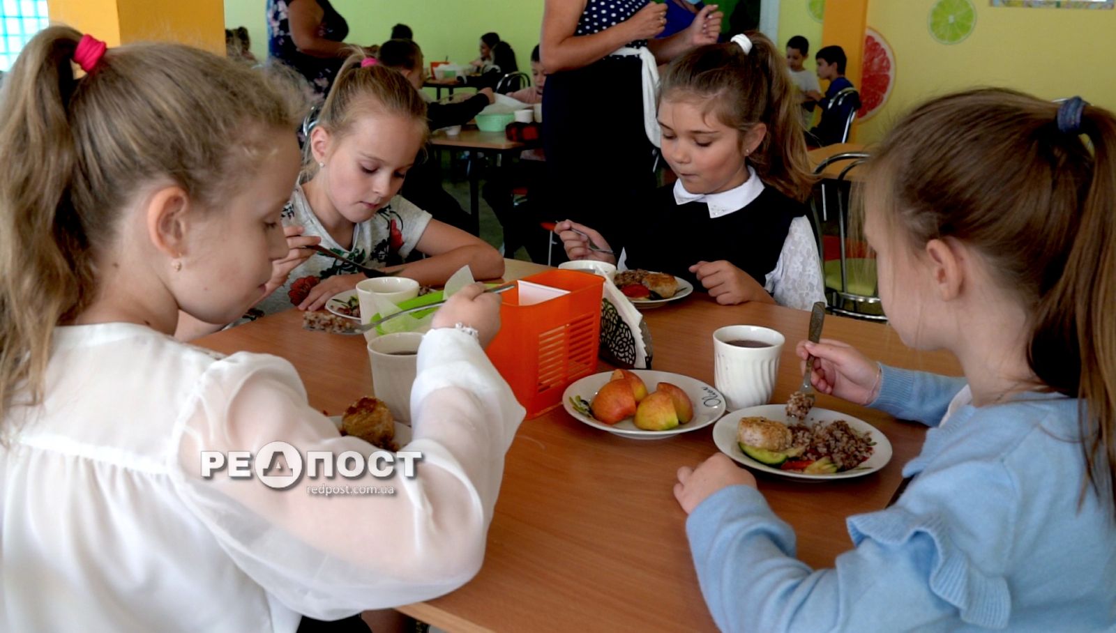 Питание в школах Харькова