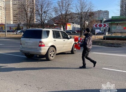 ДТП: В Харькове неуступчивый водитель Мерседеса устроил аварию