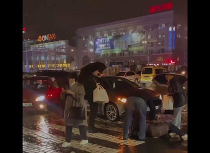 ДТП: В центре Харькова под колеса авто попал пешеход (видео)
