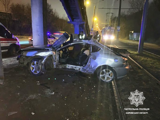 ДТП Харьков: автомобиль Hyundai разбился на улице Автогенной, 7
