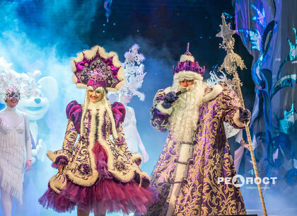 В Харькове продолжаются новогодние представления для детей (фото)
