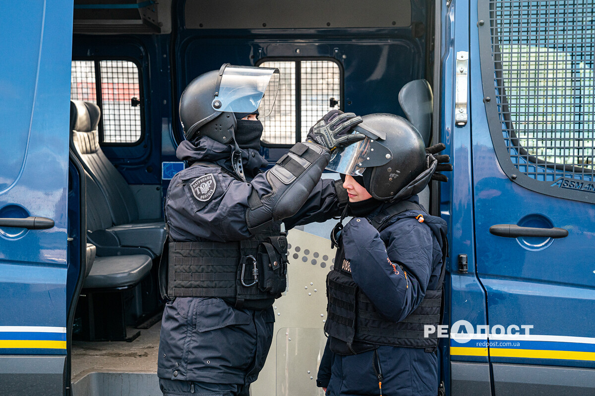 "Рождество с патрульными" в Харькове: дети на день стали полицейскими