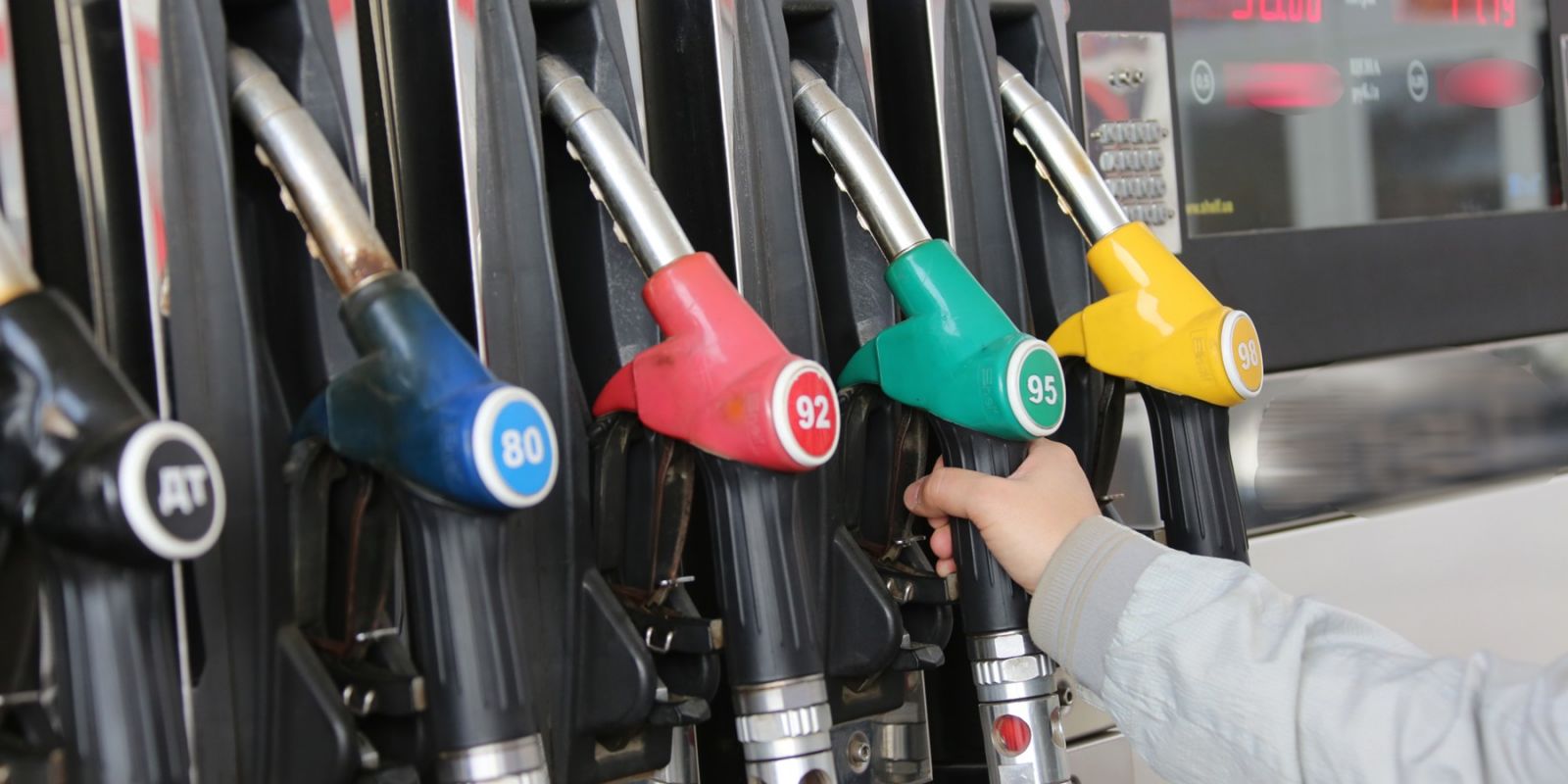 Цены на бензин и дизель пошли вверх на украинских АЗС