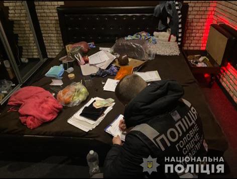 Криминал Харьков: Силовики накрыли эротический салон 
