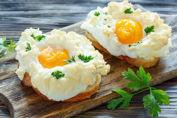 Необычный завтрак из яиц: легкие и вкусные рецепты