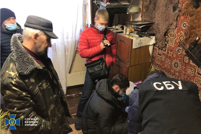 В Харькове СБУ обезвредила преступную группу, готовившую серию разбойных нападений на городские объекты в приграничных регионах Украины
