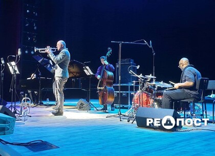 В Харькове проходит концерт джазовой музыки из цикла «Джазовые вечера с Сергеем Давыдовым»