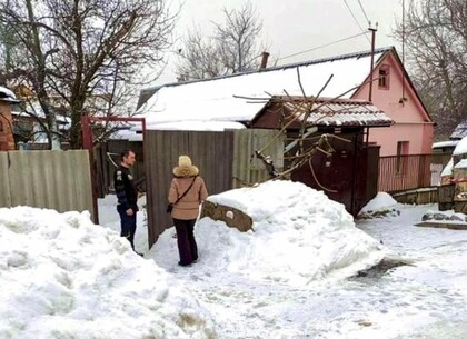 В Харькове проверили, как жители частного сектора убирают тротуары (фото)