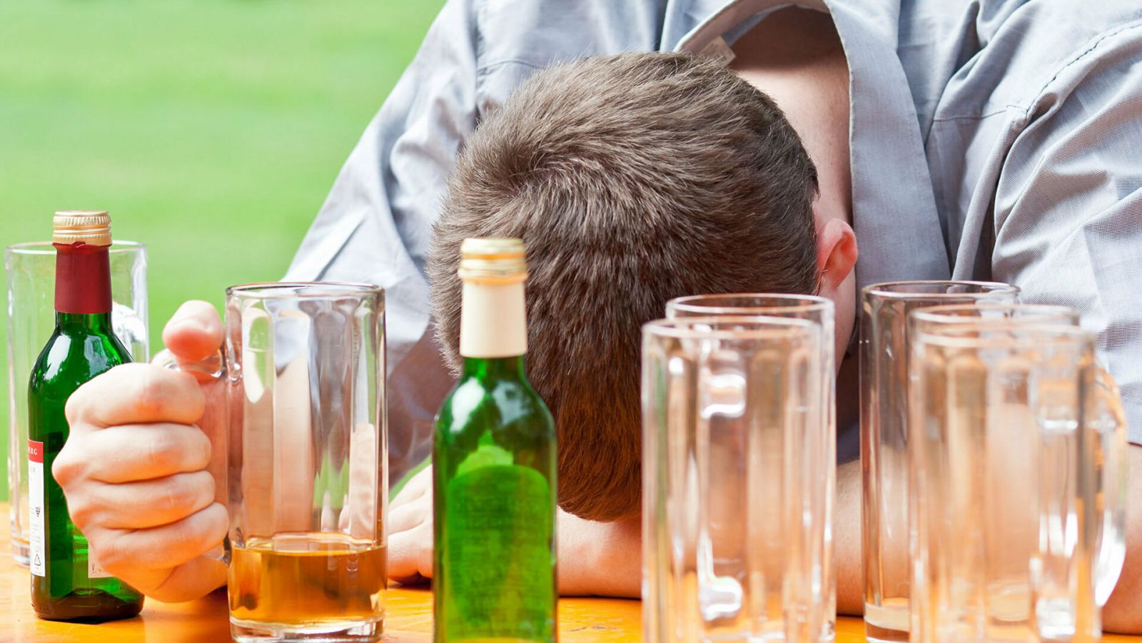 Имена мужчин, склонных к алкоголизму: у кого чаще всего возникает зависимость от спиртного