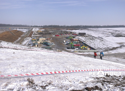 Впервые в Украине: лыжные трассы под Харьковом строят на мусорном полигоне