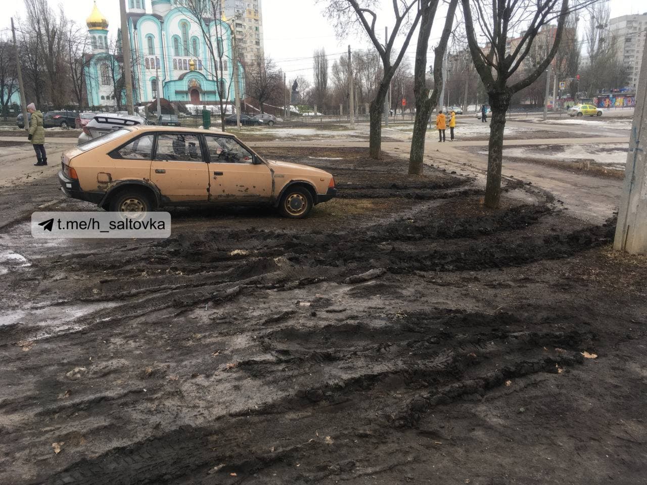 Криминал Харьков: Из-за массового хулиганства и воровства повреждено множество машин