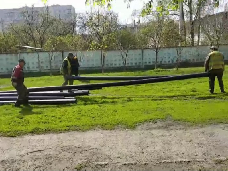 В Харькове перекладывают транзитный трубопровод
