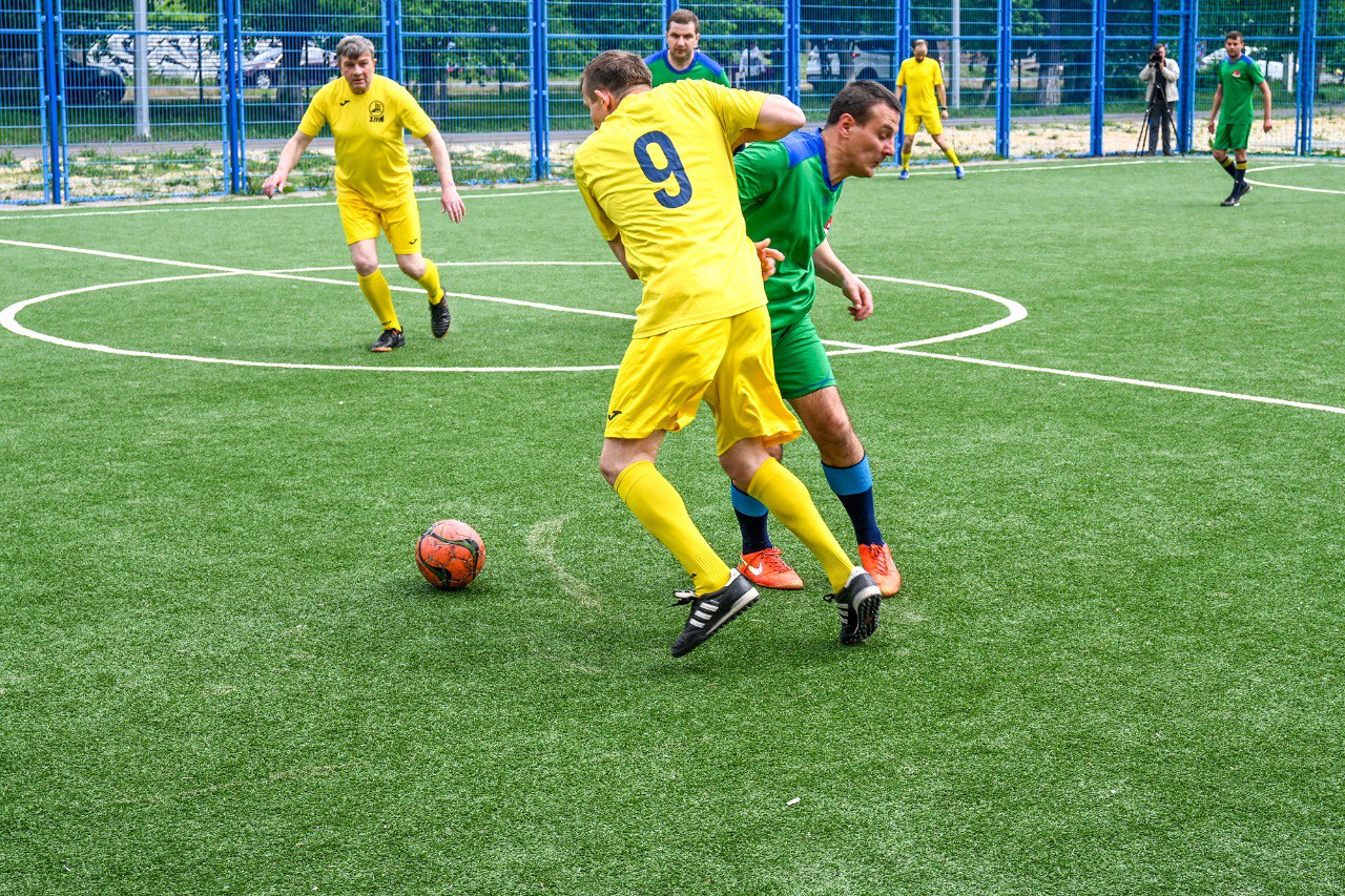 В Харькове прошел футбольный поединок коммунальщиков