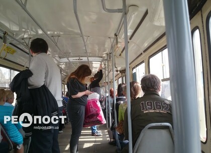 В Харькове автобусы, трамвай и троллейбус меняют маршруты