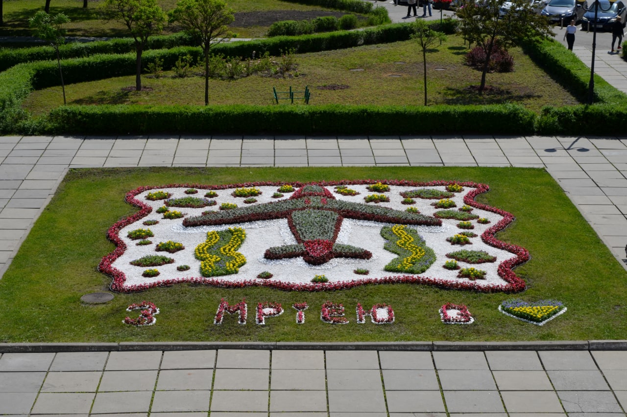В Киеве открыто панно из нескольких тысяч цветов, посвященное «Мрії»