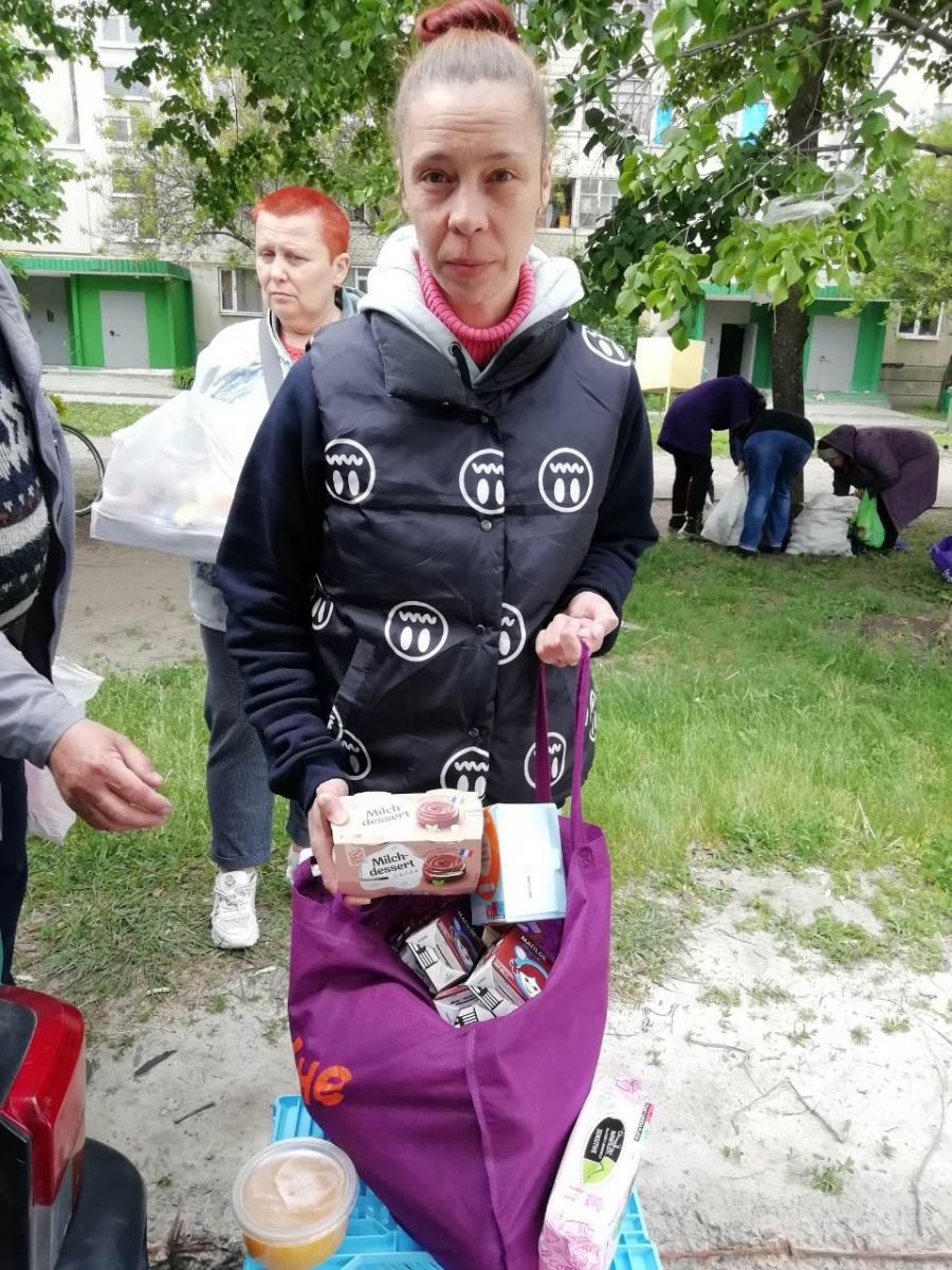 В Харькове продолжается выдача гуманитарной помощи