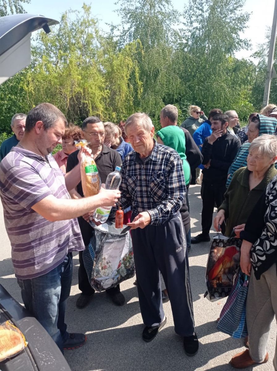 В Харькове продолжают раздавать гуманитарную помощь