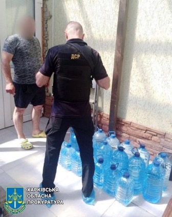 В гаражах Харькова готовили фальсификат под видом элитного алкоголя