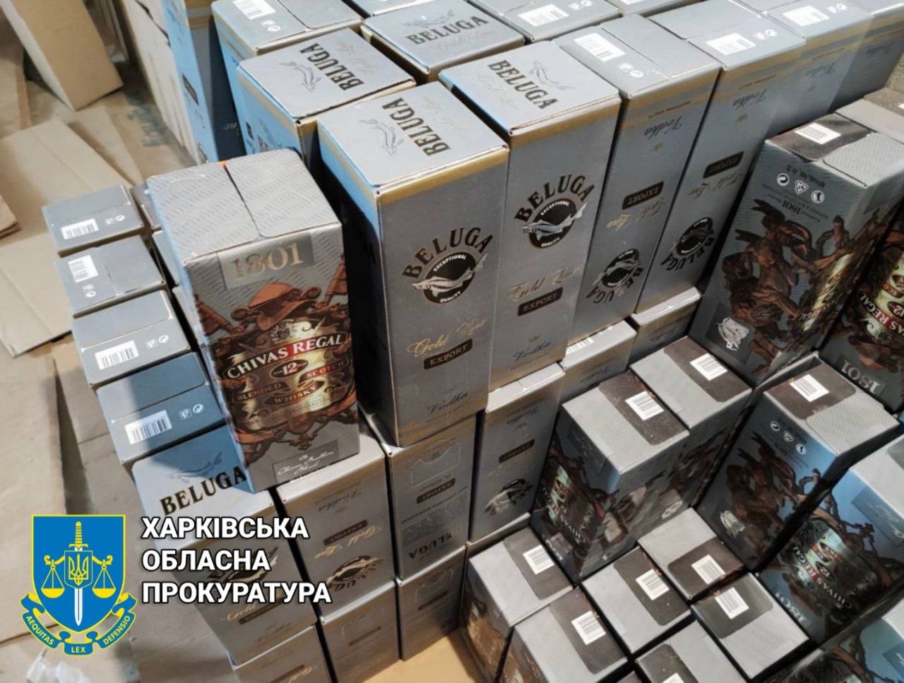 В гаражах Харькова готовили фальсификат под видом элитного алкоголя