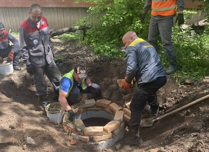 Харьковские коммунальщики восстановили десятки колодцев