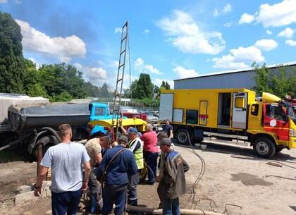 Снабжает водой сотни домов: в Харькове отремонтирован трубопровод