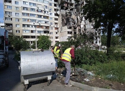 В Харькове под мусорными контейнерами могут быть растяжки оккупантов (фото)