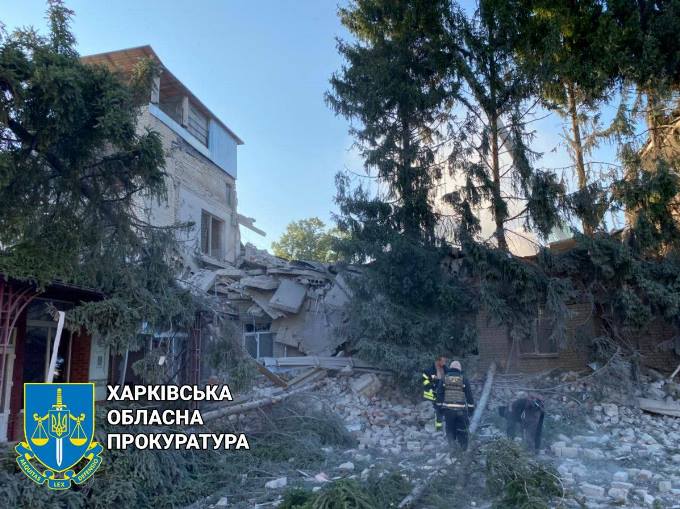 Новости Харькова: ракетным ударом разрушена школа и соседние дома